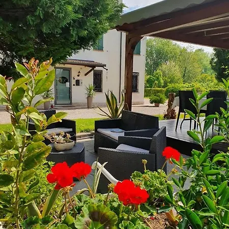 Agriturismo Loghino Caselle Guest house
