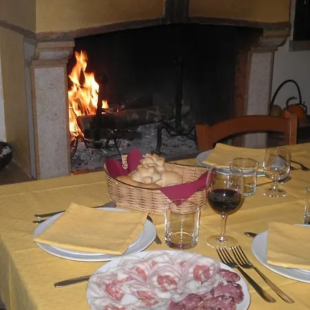 Agriturismo Loghino Caselle 3*